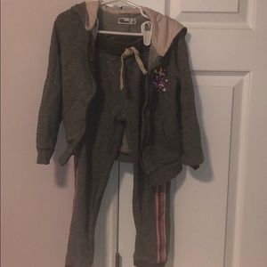 Sweater shirt and sweatpants set